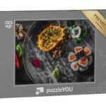 puzzleYOU Puzzle Maki mit Lachs, Früchten und Dekorationen, 48 Puzzleteile, puzzleYOU-Kollektionen Sushi