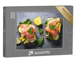 puzzleYOU Puzzle Offenes Sandwich mit Lachs, Spinat und Avocado, 200 Puzzleteile, puzzleYOU-Kollektionen Essen und Trinken